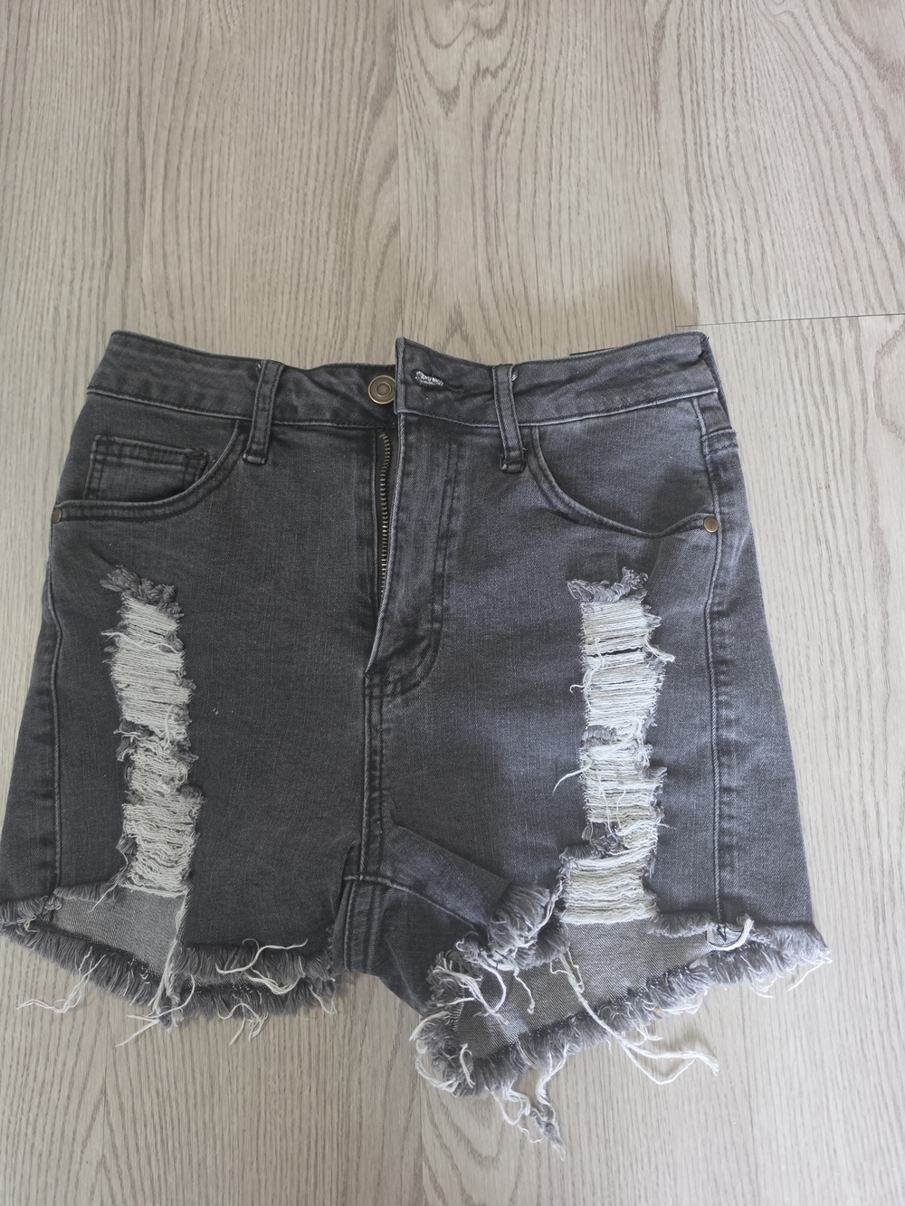 Fashion Nova Distressed Jean Shorts in Gray Size 5 NWT
